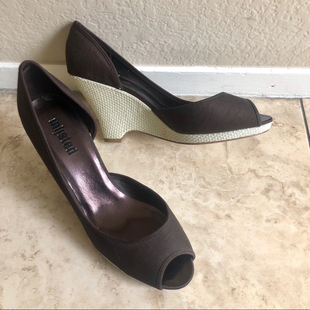 Kenneth Cole Unlisted Brown beige wedges, size 10